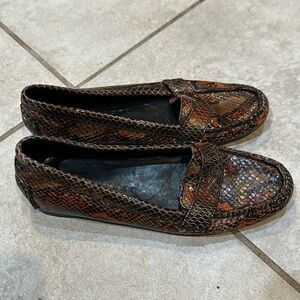 Fairmount Paris Brown Snake Leather Round Driver Moccasin Loafers 5.5